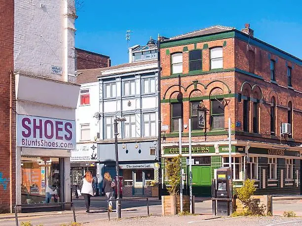 Lewis 3 Well Located Northern Quarter Sleeps Upto 8