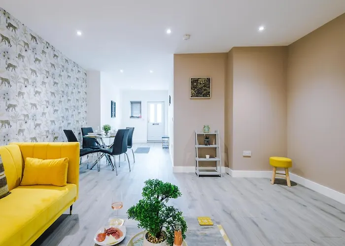 Apartament The Ecclesian - Upscale Near Trafford Centre & Eccles Train Station Manchester