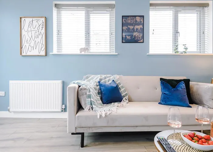 The Ecclesian - Upscale Near Trafford Centre & Eccles Train Station Apartament *