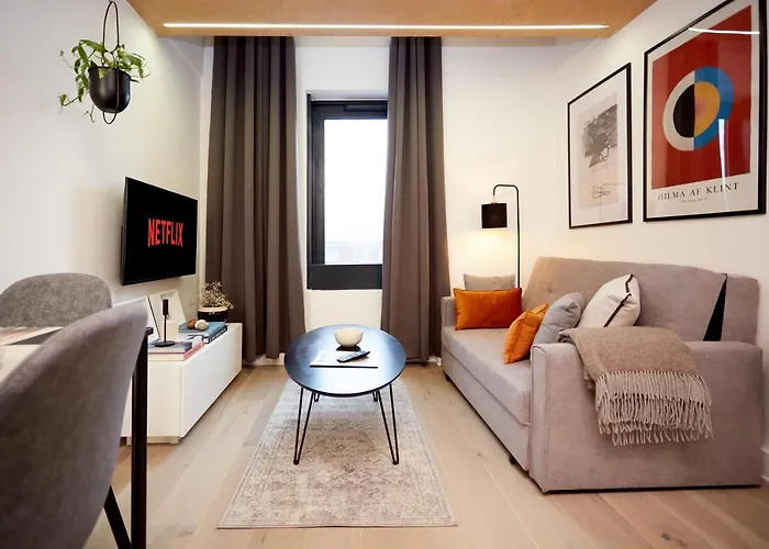 Luxury New Built Split-level Flat With Rooftop Gardens Access Daire