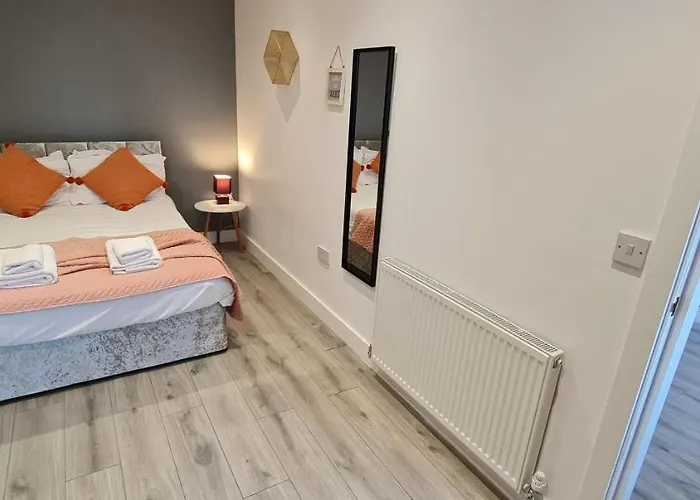 The Ecclesian - Upscale Near Trafford Centre & Eccles Train Station Lejlighed *