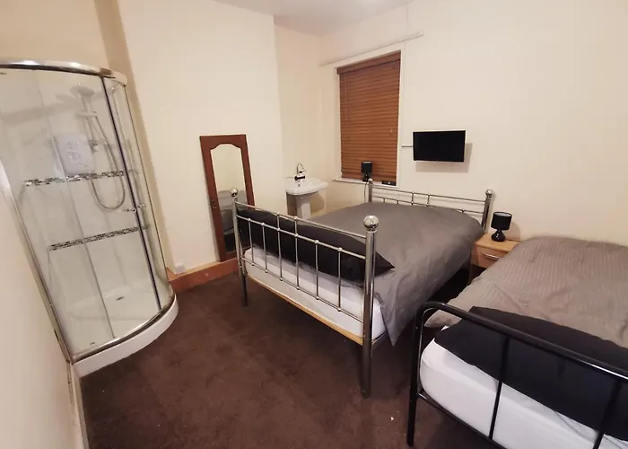 Old Trafford Centre Events 4 Bedrooms 6 Sleeps 3 - 8 بيت للعطل *