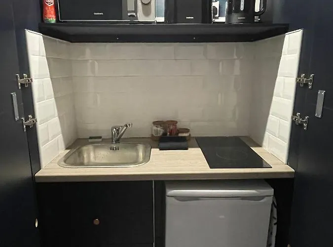 Deluxe In 20 Percent Off For Drake Concert Attendees! 아파트