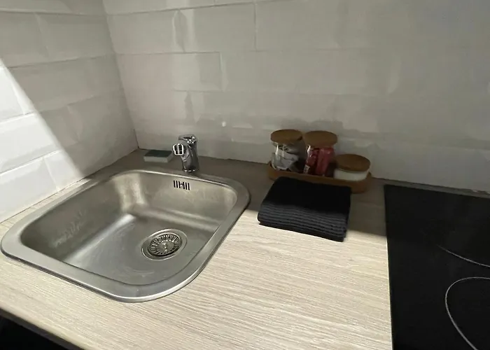 Deluxe In 20 Percent Off For Drake Concert Attendees! *