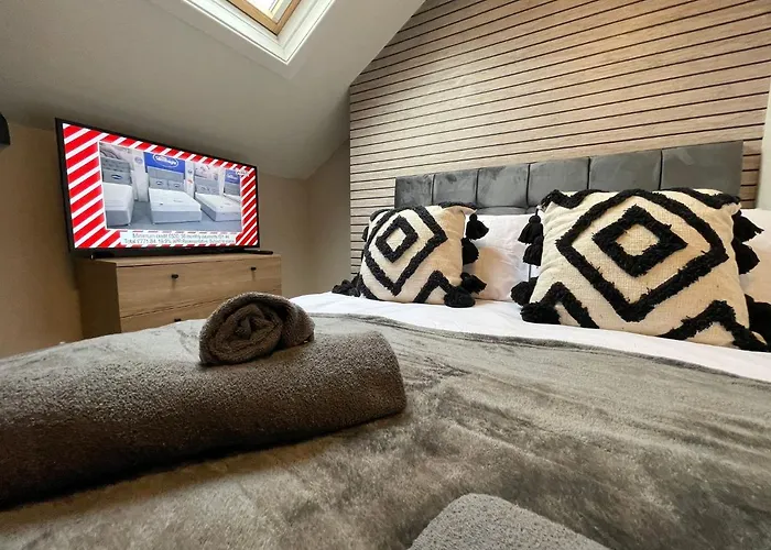 Deluxe In 20 Percent Off For Drake Concert Attendees!