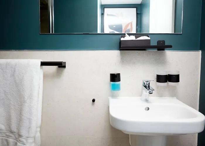 Daire Luxury New Built Split-level Flat With Rooftop Gardens Access Manchester