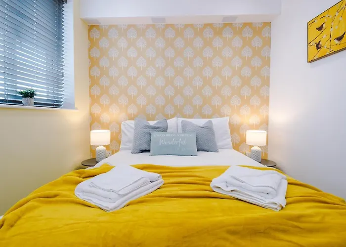 The Ecclesian - Upscale Near Trafford Centre & Eccles Train Station Lejlighed *