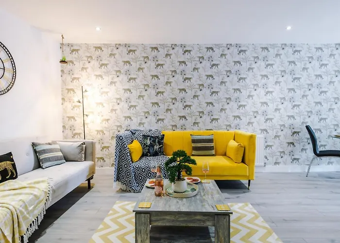 Apartament The Ecclesian - Upscale Near Trafford Centre & Eccles Train Station