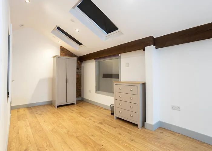 Pillo Serviced - Salford 맨체스터