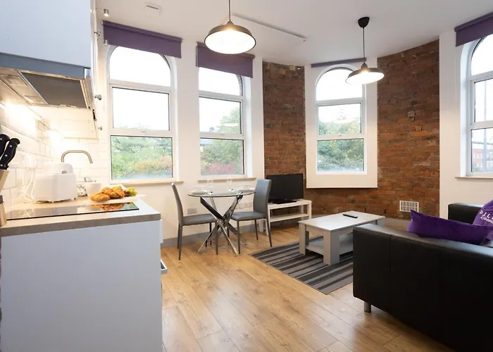 Pillo Serviced - Salford