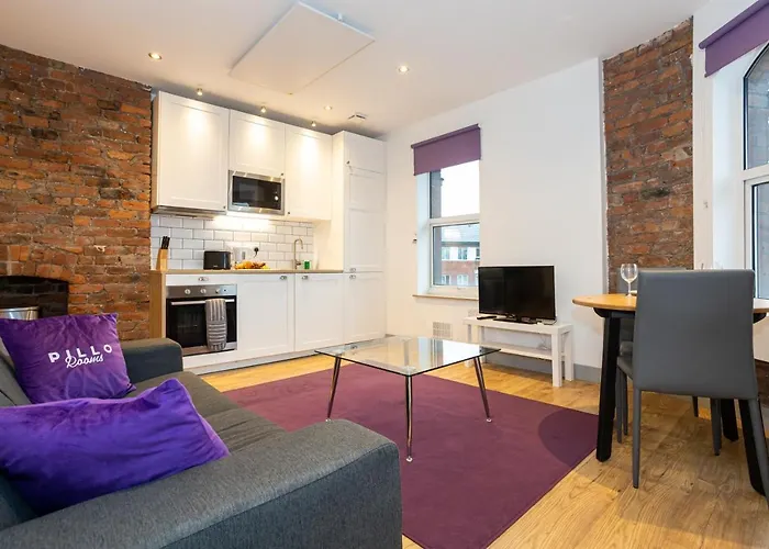 Pillo - Salford * 맨체스터