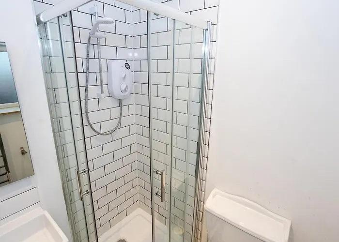 Pillo Serviced - Salford Apartament