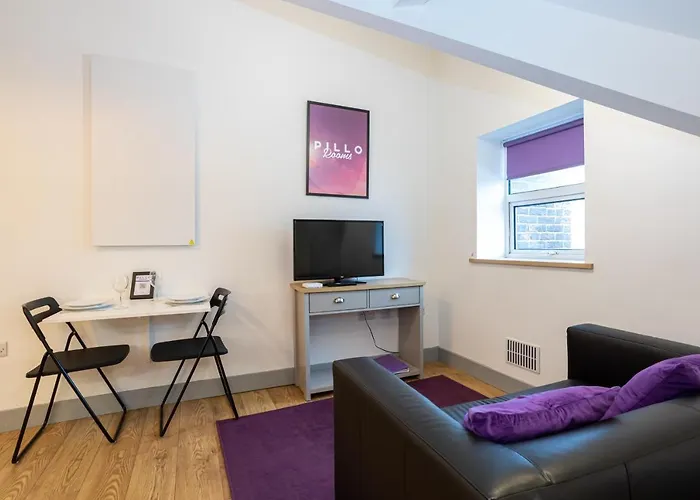 Pillo Serviced - Salford Manchester