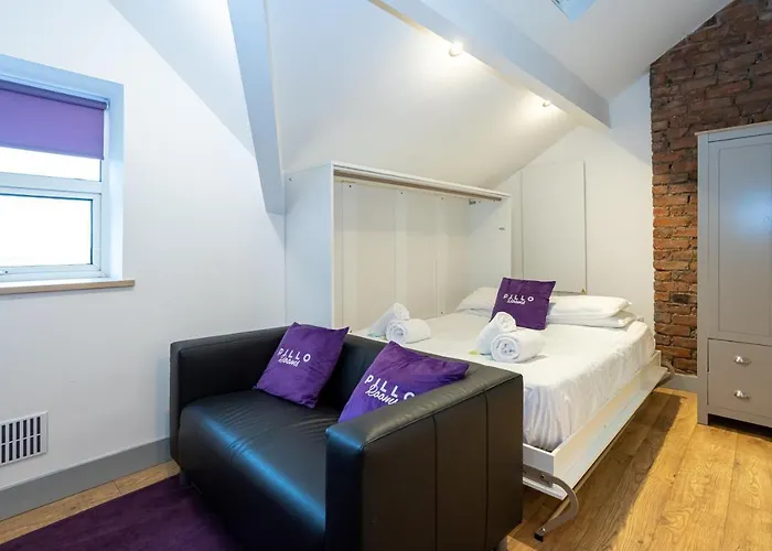 Pillo Serviced - Salford Apartament