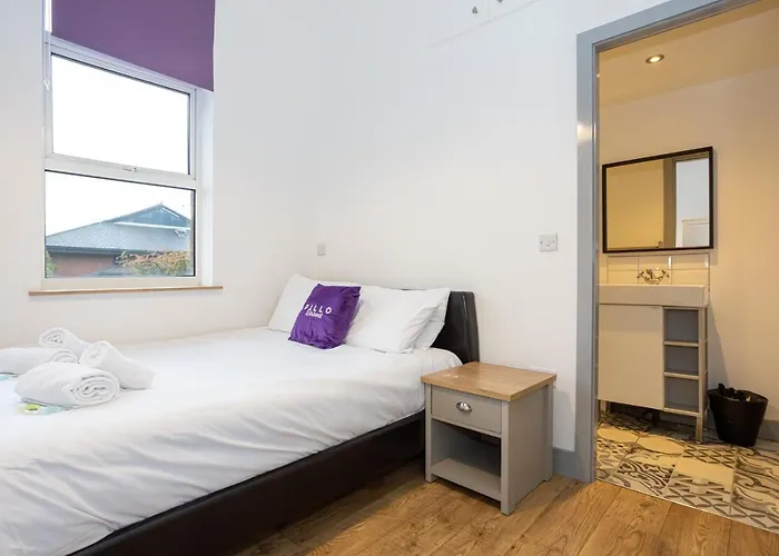 Pillo - Salford Apartament