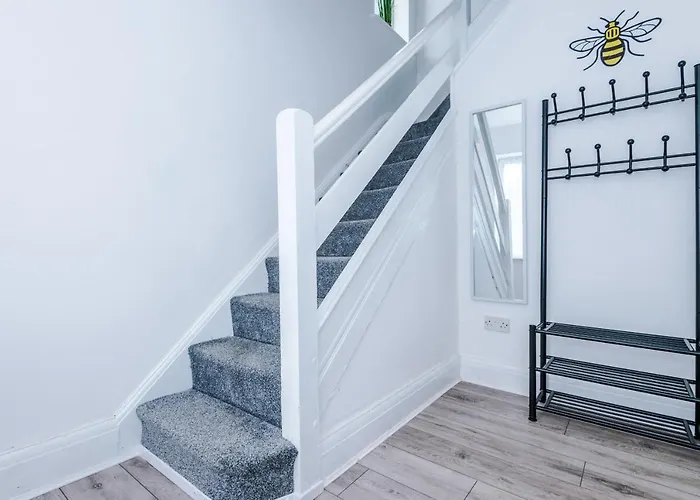 Half Mile To Etihad Stadium & Coop Arena, Free Parking, 6 Ppl Manchester