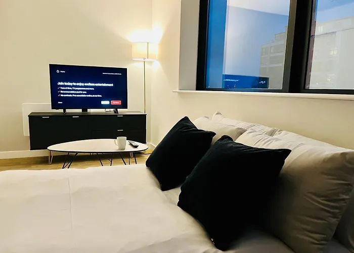 Brand New Modern 1 Bed Near Old Trafford Stadium Manchester