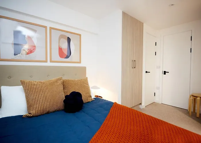 Luxury New Built Split-level Flat With Rooftop Gardens Access Daire Manchester