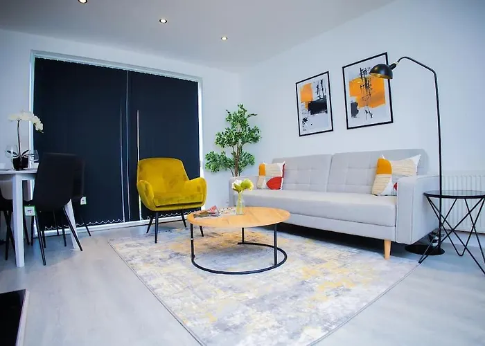 Isinmi - Close To Mcr *