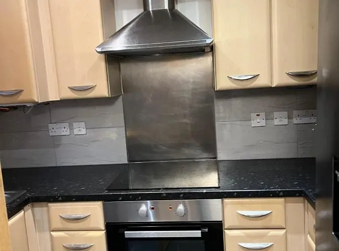 Entire Captivating 2-bed House In Manchester