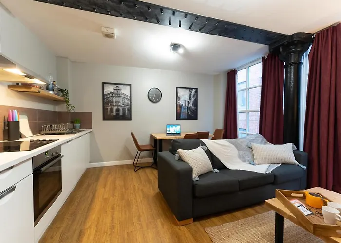 Aparthotel High Street Town House 4*