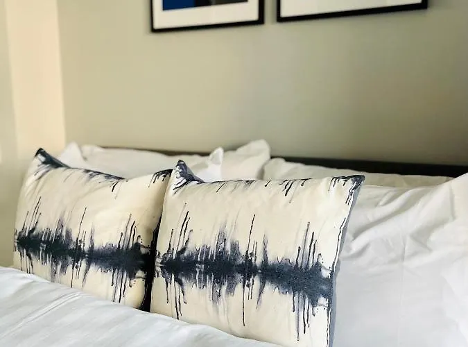 Spectacular Near To Old Trafford Stadium Manchester