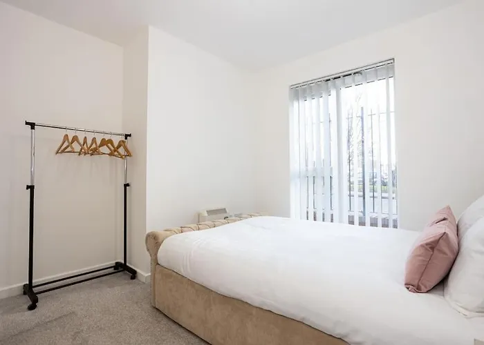 M5 Ordsall - Spacious 2 Bedroom *