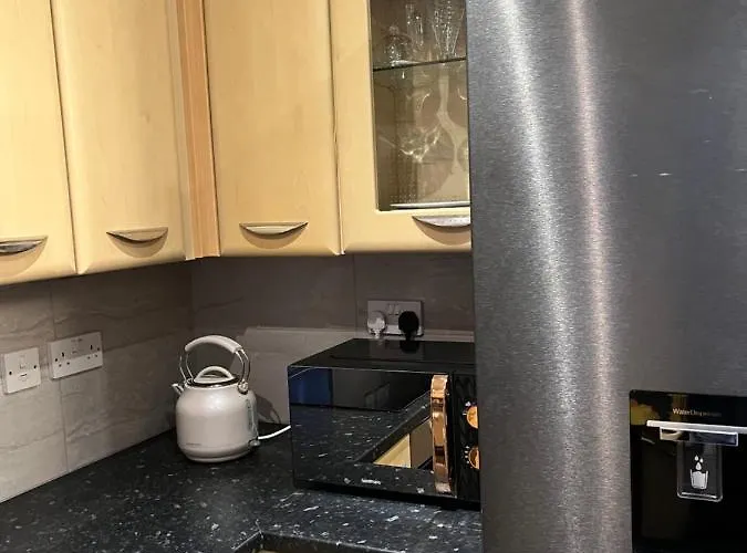 Entire House With Parking Apartament *