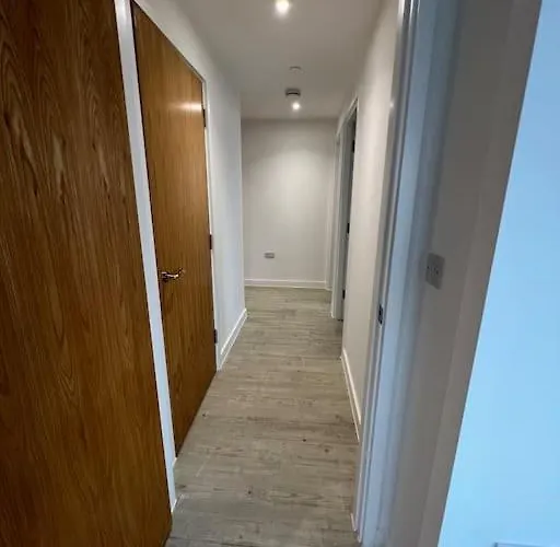 Luxurious View In Salford