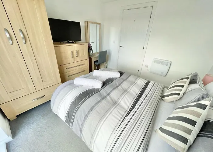 홈스테이 Escape - Private & Bathroom Near Etihad And Coop Arena - Free Secure Parking