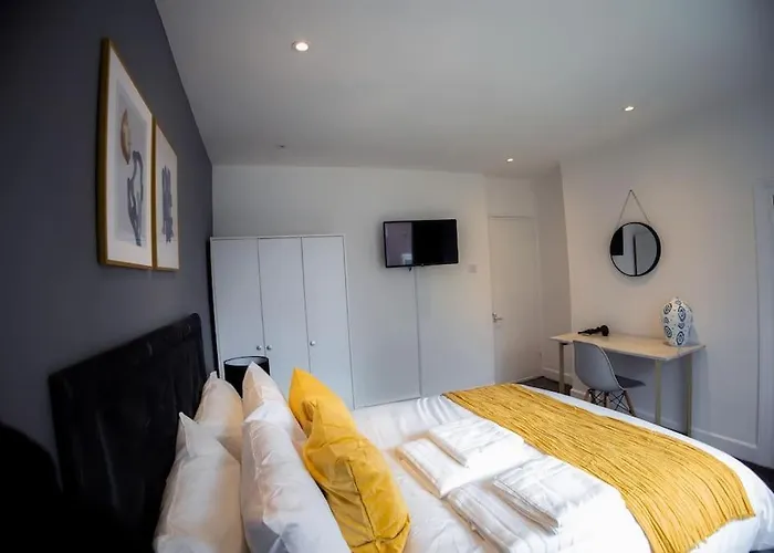 Isinmi - Close To Mcr * 맨체스터