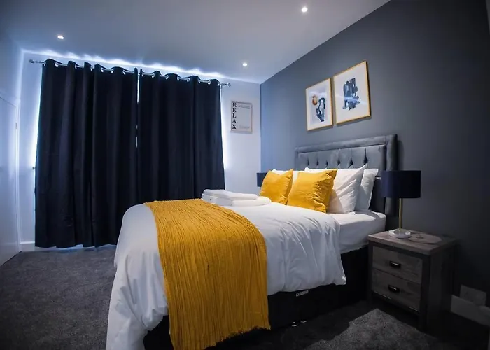 Isinmi - Close To Mcr * Manchester