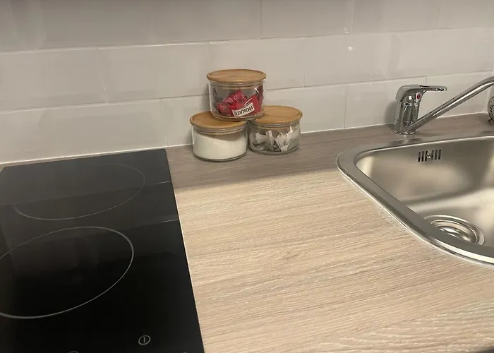 Deluxe In 20 Percent Off For Drake Concert Attendees! *