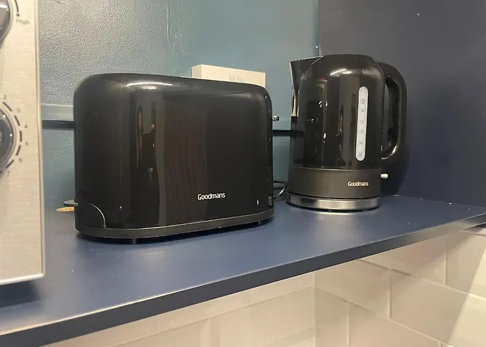 Deluxe In 20 Percent Off For Drake Concert Attendees! * Манчестер