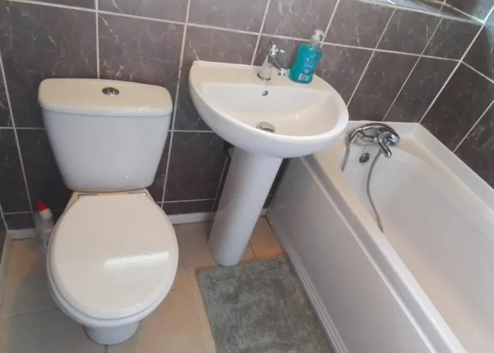 Entire 2 Bedroom House - Feriehus Manchester