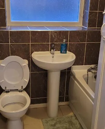 Entire 2 Bedroom House - Tatil Evi *