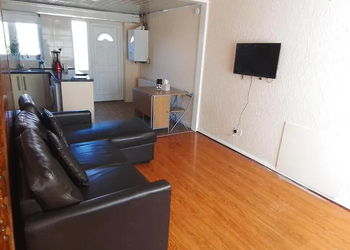 Entire 2 Bedroom House - Tatil Evi *