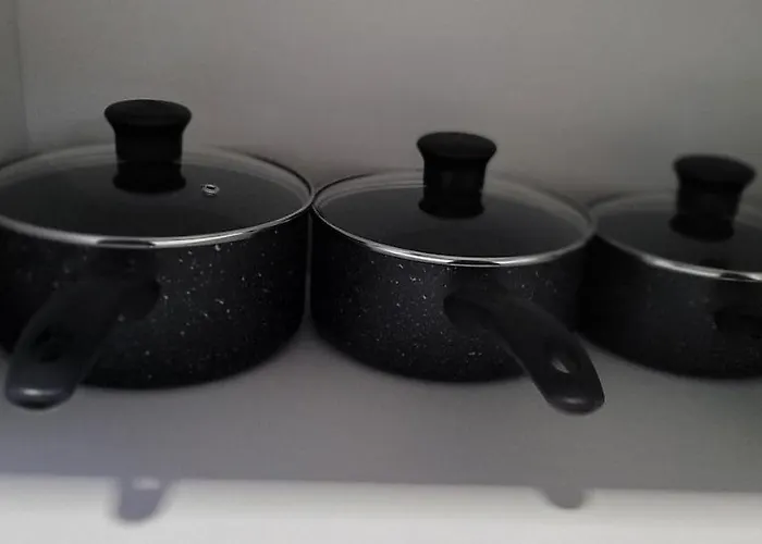 Entire 2 Bedroom House - Manchester