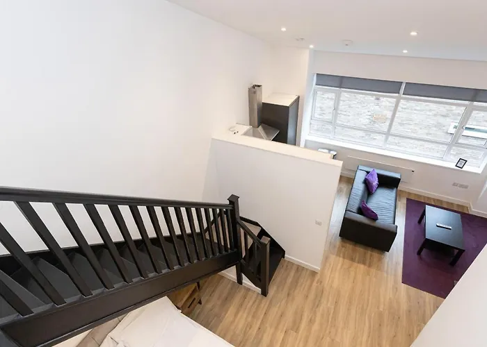 Pillo Serviced - Arena Apartmán Manchester