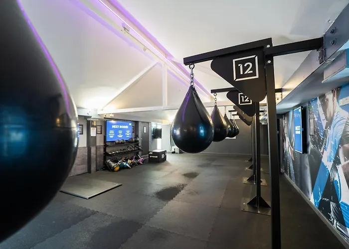 Отель The Waterside And Leisure Club 3*