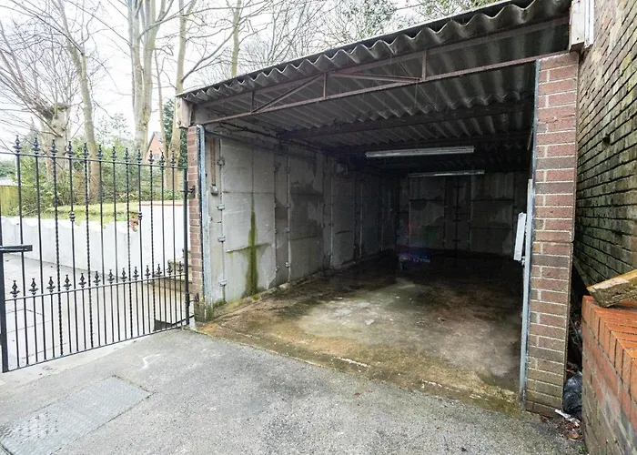 Pillo - Spacious 4 Bedroom Detached House Close To Heaton Park Semesterbostad