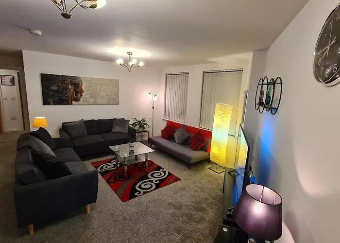 Luxury 2 Bed With Free Wi-fi & Parking Apartmán