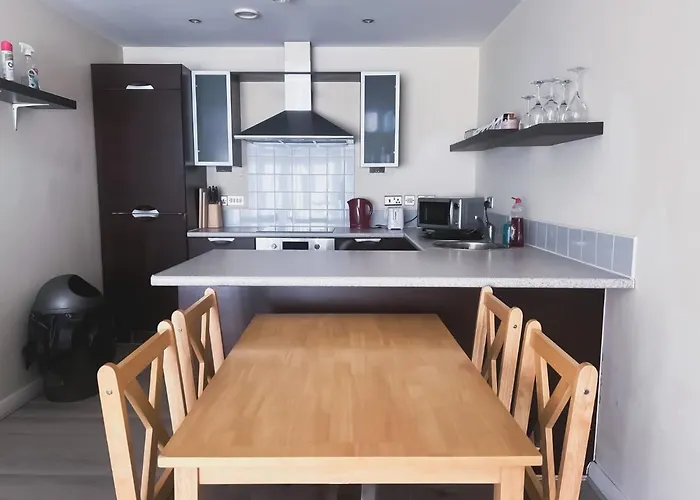 דירה Spacious 2 Bed Flat, Free Parking, Close To Town מנצ'סטר