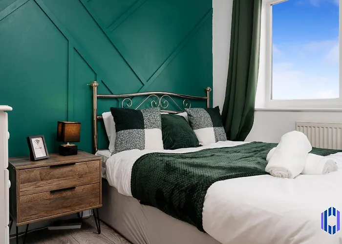 펜션 Spacious 5br - Coop Live & Etihad - Pool Table