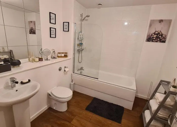 Appartement Luxury 2 Bed With Free Wi-fi & Parking Manchester