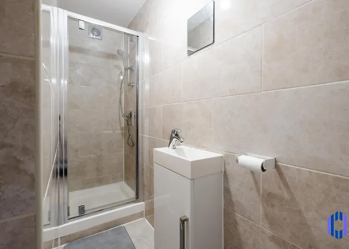 Spacious 5br - Coop Live & Etihad - Pool Table Manchester