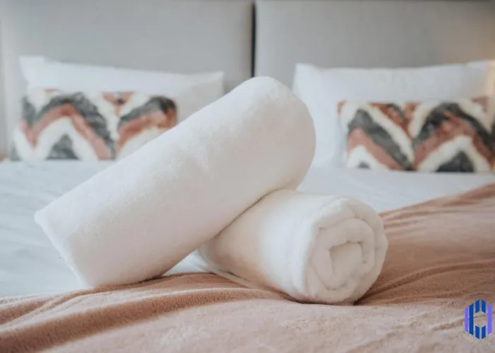 Spacious 5br - Coop Live & Etihad - Pool Table *