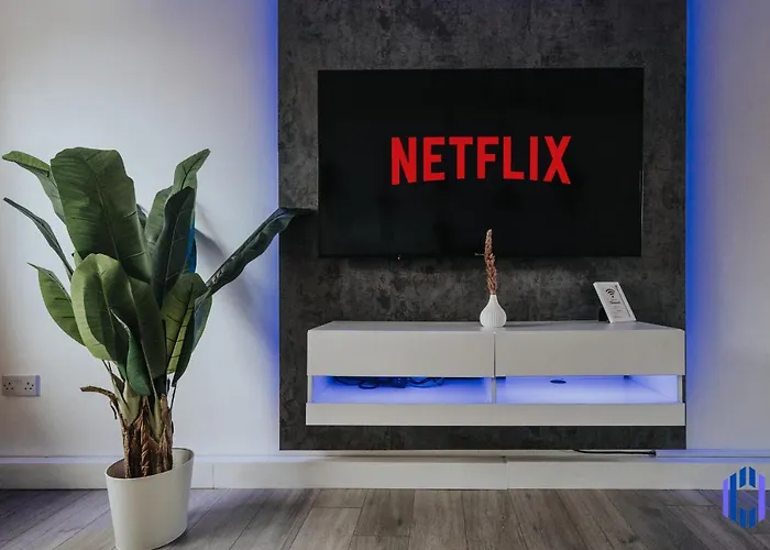 Spacious 5br - Coop Live & Etihad - Pool Table