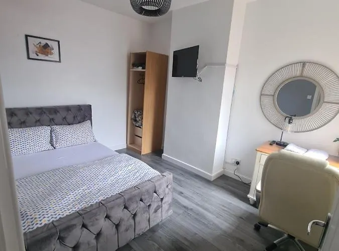 Διαμέρισμα Lovely 2-bedroom House Close To Media City.