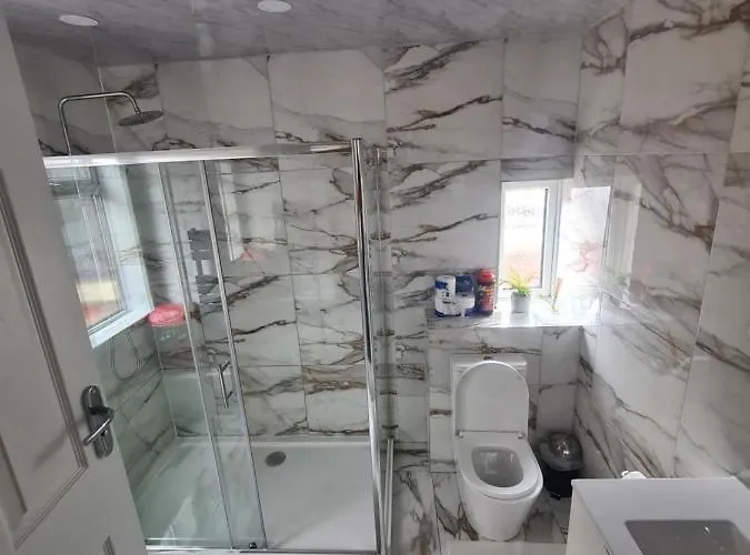 Lovely 2-bedroom House Close To Media City. Διαμέρισμα